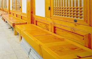 Lee Ga Hanok