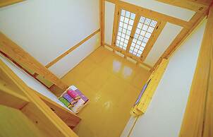 Lee Ga Hanok