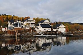 Furoy Hotel Apartments and Boating