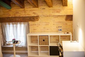 Host & Home