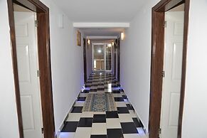 Ozbay Hotel