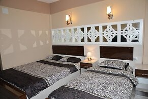 Ozbay Hotel