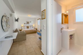Heliotropio Studios & Apartments