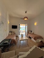 Heliotropio Studios & Apartments
