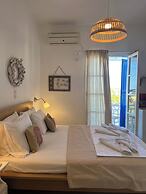 Heliotropio Studios & Apartments