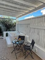 Heliotropio Studios & Apartments