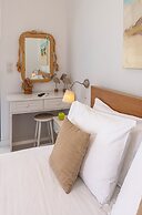 Heliotropio Studios & Apartments