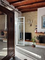 Heliotropio Studios & Apartments