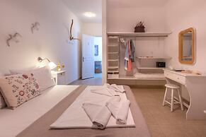 Heliotropio Studios & Apartments