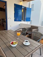 Heliotropio Studios & Apartments