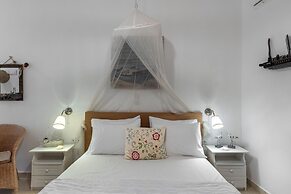 Heliotropio Studios & Apartments