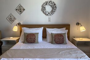 Heliotropio Studios & Apartments