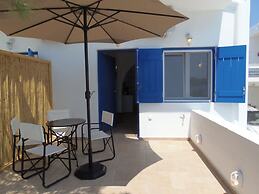 Heliotropio Studios & Apartments