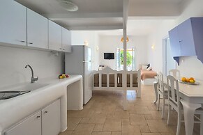 Heliotropio Studios & Apartments