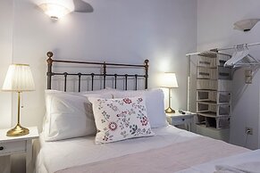 Heliotropio Studios & Apartments