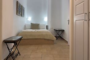 Heliotropio Studios & Apartments