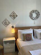 Heliotropio Studios & Apartments
