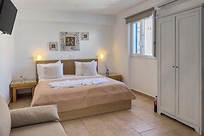 Heliotropio Studios & Apartments