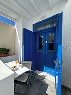 Heliotropio Studios & Apartments