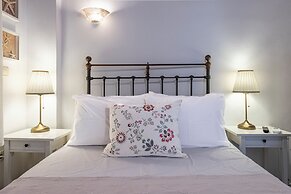 Heliotropio Studios & Apartments