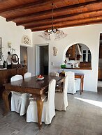 Heliotropio Studios & Apartments