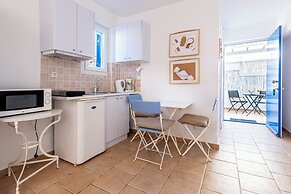 Heliotropio Studios & Apartments