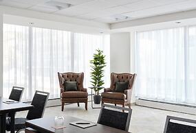 Metcalfe Hotel Ottawa by Gray Collection