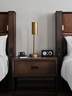 Metcalfe Hotel Ottawa by Gray Collection