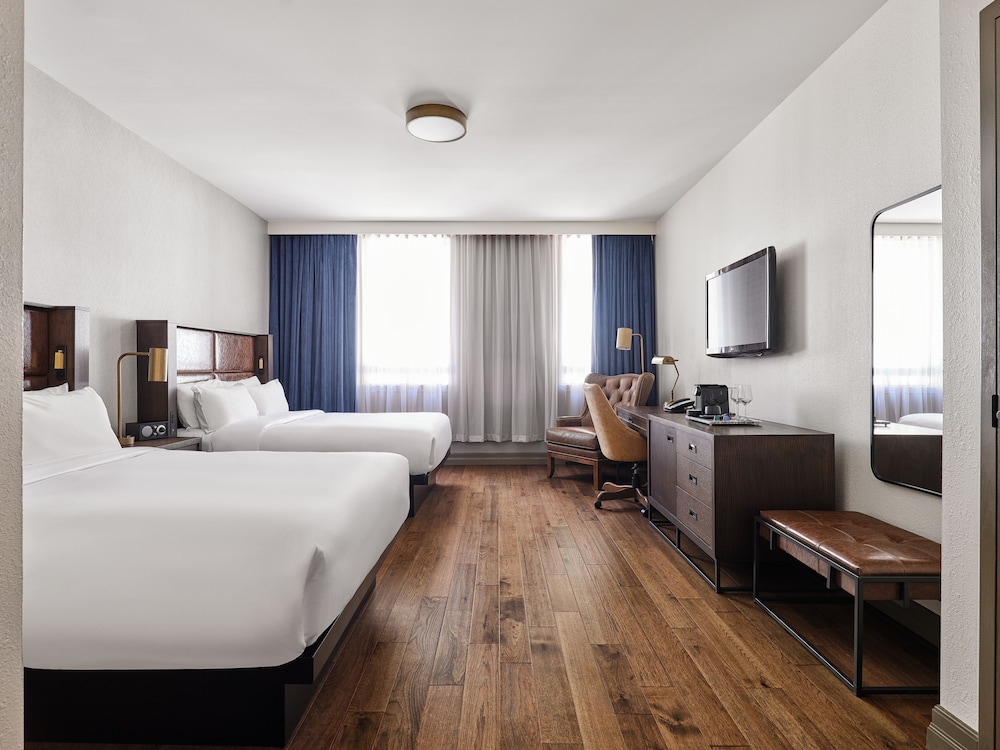 Metcalfe Hotel Ottawa by Gray Collection