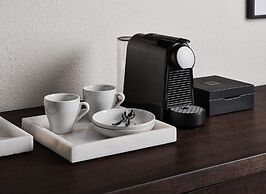 Metcalfe Hotel Ottawa by Gray Collection