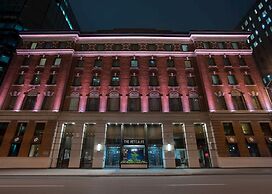 Metcalfe Hotel Ottawa by Gray Collection