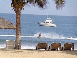 Punta Sal Suites & Bungalows Resort