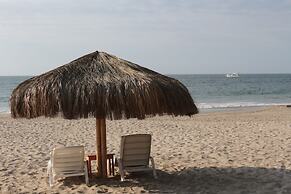 Punta Sal Suites & Bungalows Resort