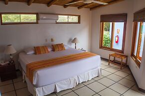 Punta Sal Suites & Bungalows Resort