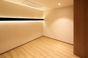 Dukgu Oncheon Condo