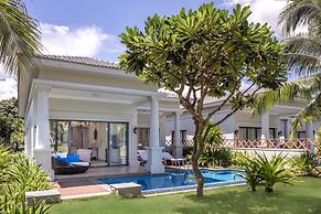 Melia Vinpearl Cam Ranh Beach Resort