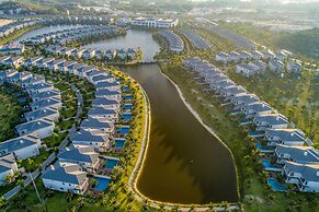 Melia Vinpearl Cam Ranh Beach Resort