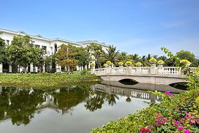 Melia Vinpearl Cam Ranh Beach Resort