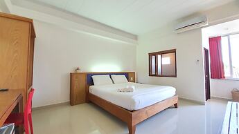 J2 Hotel