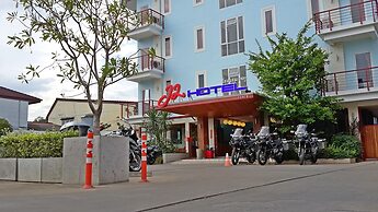 J2 Hotel