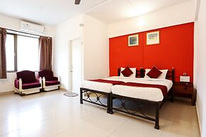 HMR Royal Inn