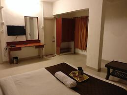 HMR Royal Inn