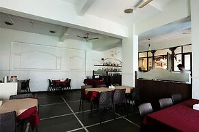 HMR Royal Inn