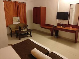 HMR Royal Inn