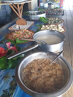 Tetamanu Village & Sauvage