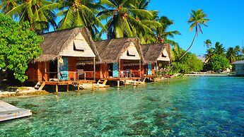 Tetamanu Village & Sauvage