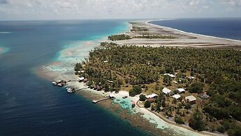 Tetamanu Village & Sauvage