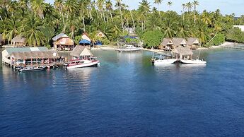 Tetamanu Village & Sauvage