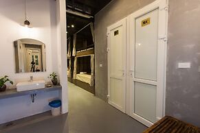 Luxury Backpackers