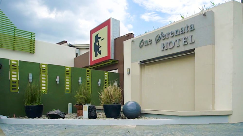 One Serenata Hotel Bacao